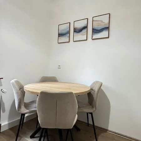 Lägenhet Staywell For 4 I I Parking I Kitchen *